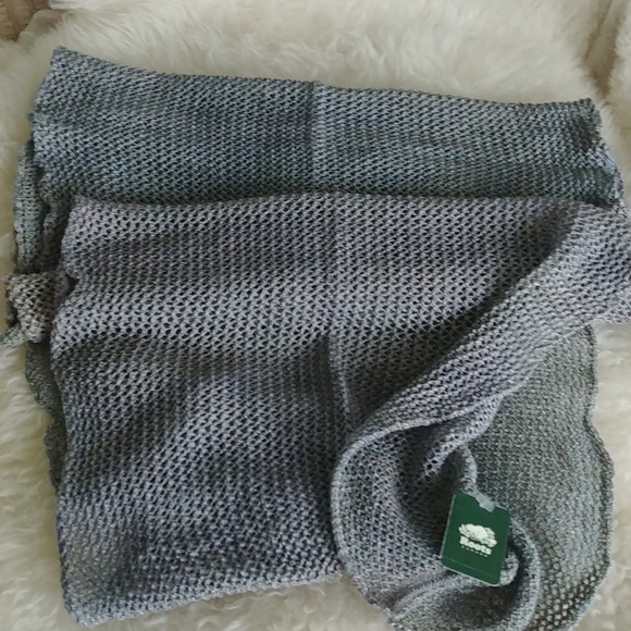 Roots Accessories - NWT "ROOTS" INFINITY SCARF IN GREEN COLOR